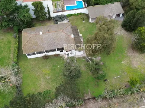 EXCELENTE TERRENO MULTIFAMILIAR + CHALET + DEPARTAMENTOS