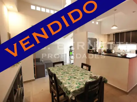 Tipo Casa 3 amb - Primer Piso - Patio y Terraza - Excelente