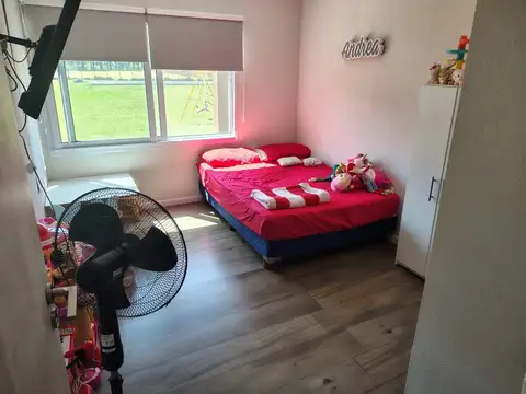 NUEVO (2 AÑOS) CASA EN BARRIO MALVINAS 2 - 2.100 M2 TOT GARAGE PISCINA QUINCHO PARRILLA