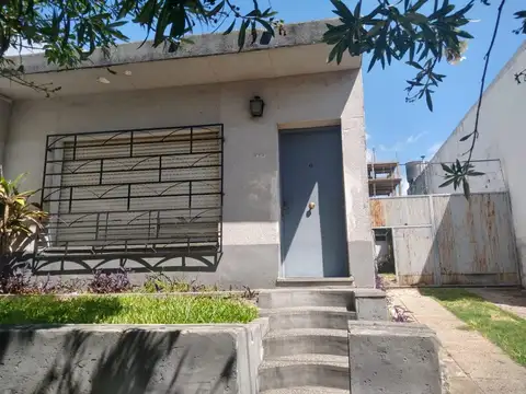 Casa semi céntrica en venta, excelente ubicación