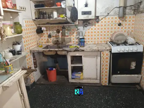 Casa semi céntrica en venta, excelente ubicación