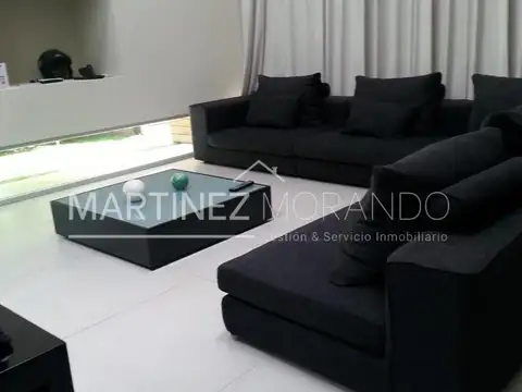 R. Caamaño 900