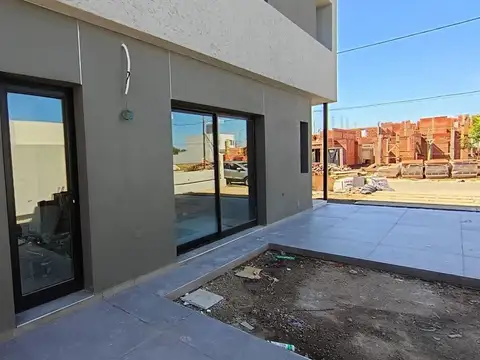 Casa 5 ambientes con 3 baños