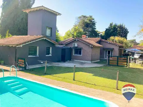 CASA EN VENTA EN BARRIO EL TRÉBOL CON PILETA