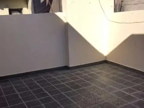 La Rioja 700, Piso 1