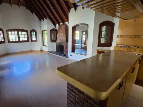 VENTA CASA 4 AMB BARRIO EL CARMEN HUDSON