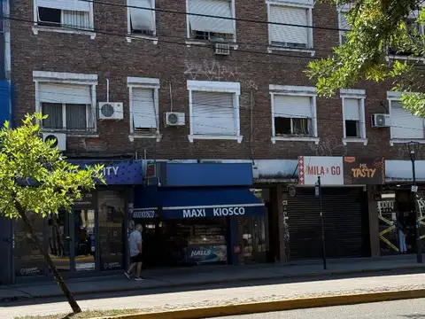 DEPARTAMENTO P BAJA , CON PATIO, AV CENTENARIO SAN ISIDRO
