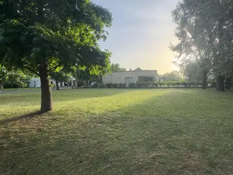 Avenida Presidente Juan Domingo Peron 2500