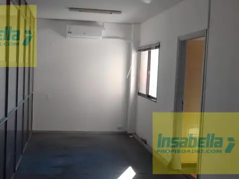 Av. Luro 3071  e/ Catamarca y La Rioja