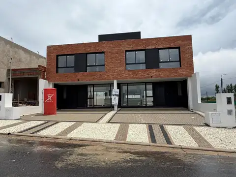 Duplex a la venta a estrenar!! Rincones de Manantiales!!