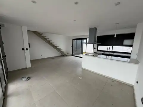 Casa en Venta en Barrio Rincones de Manantiales, USD 160.000