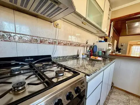 Depto Tipo Casa en Venta en Lanús Este, USD 122.000