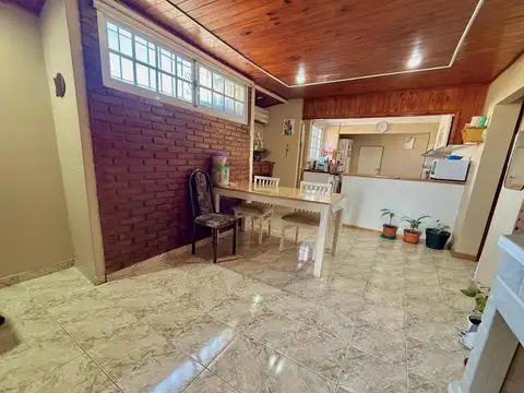 Depto Tipo Casa 4 ambientes con 2 baños