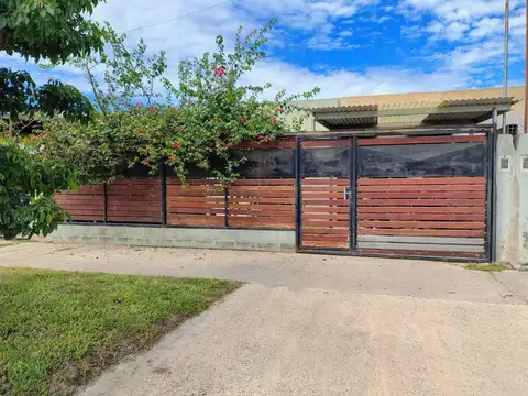 VENTA / CASA/ BARRIO MORA