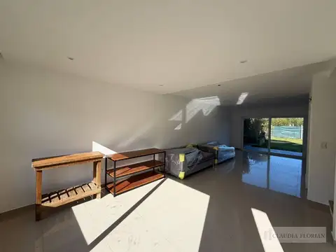 Casa en Alquiler de 3 dormitorios