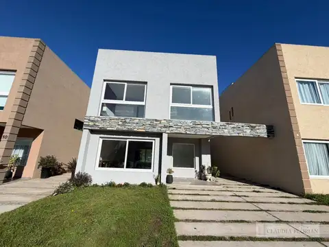 Casa - Alquiler - Argentina, San Miguel - GUSTAVO FLAUBERT 1396