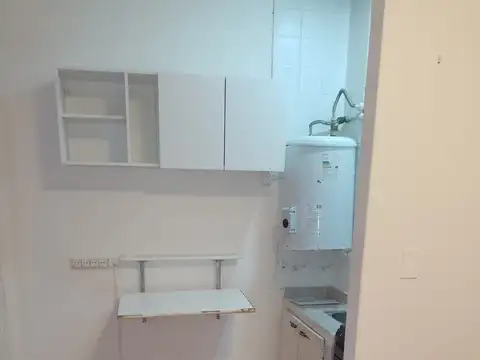 Departamento en Alquiler en Coghlan, $ 360.000