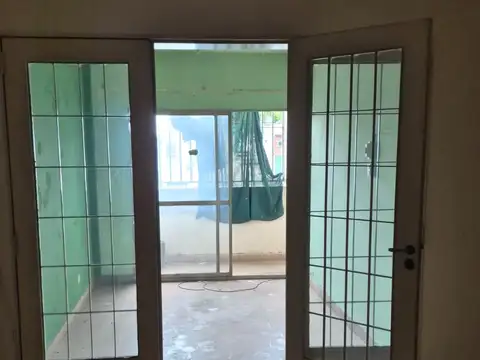 CAFERATTA 600, Piso 2