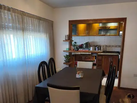 Departamento 4 ambientes con 2 baños