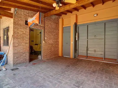 CASA CON PILETA EN MATADEROS PARQUE AVELLANEDA