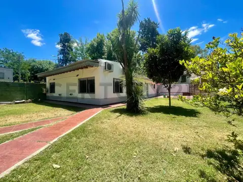 Venta Casa 4 AMBIENTES, San Vicente. Quincho completo! NUEVO VALOR 