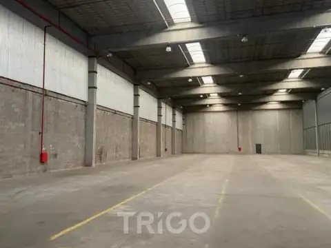Alquiler de depósito premium 400 m2 Autopista acceso oeste
