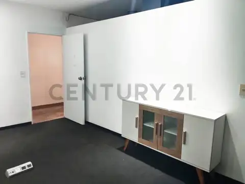 Oficina 7 ambientes con 3 baños