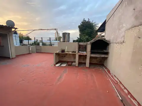 Hipólito Yrigoyen al 3900. PH en Lanús Oeste