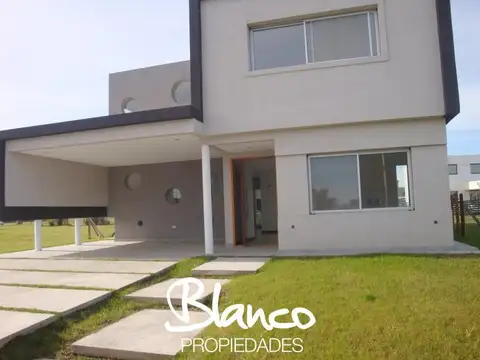 Casa  en Venta en Puertos del Lago - Vistas - Con Increíble Vista