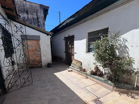 Casa en venta - 4 Dormitorios 2 Baños - Mar del Plata