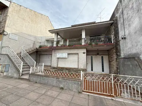 Casa venta multifamiliar 5 amb en Luis Guillón