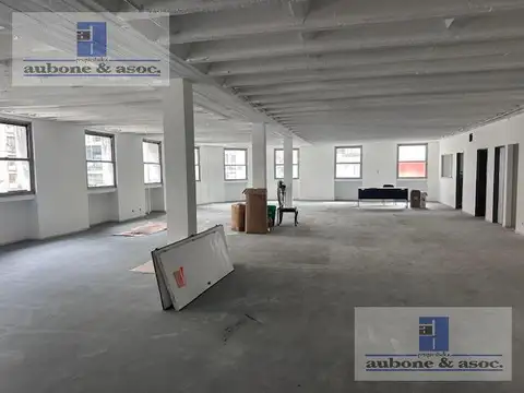 Oficina en esquina en planta libre