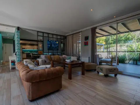 Casa 5 ambientes con 5 baños