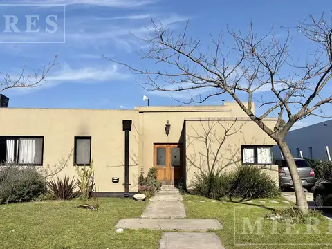 Casa en venta Santa  Emilia, Pilar del Este
