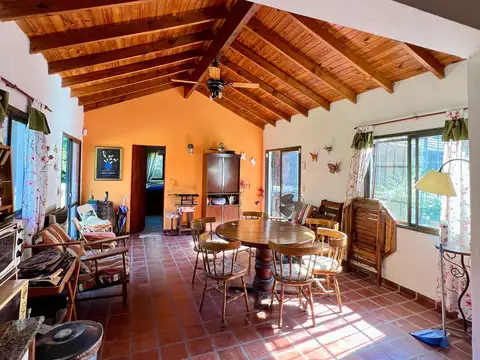 Casa en Venta con 1 cochera