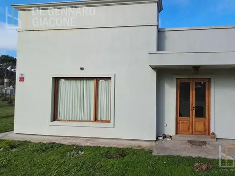 Casa 2 ambientes con 1 baño