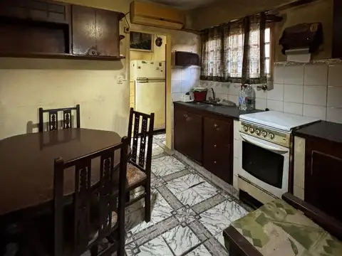 Casa 4 ambientes con 1 baño