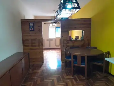 Monoambiente en alquiler en Lomas del Mirador con patio interno