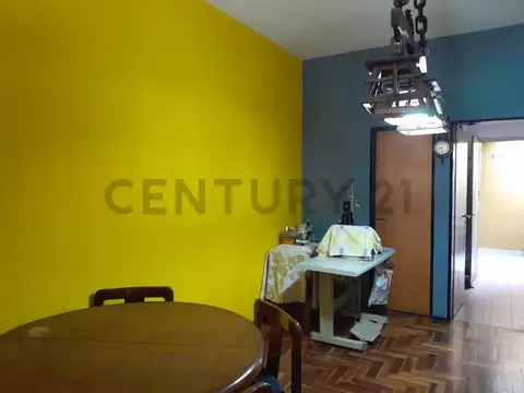 Juan Manuel de Rosas 100, Piso 1