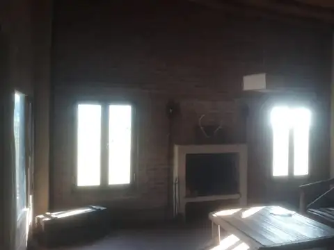 VENDO CHACRA DE 15 HAS. CON CASA DE CAMPO MUY CERCA DEL CENT