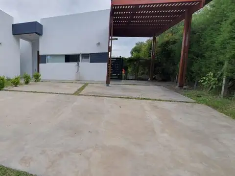 CASA EN VENTA EN CANTON PUERTO
