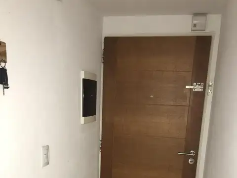 Directorio 2500, Piso 1