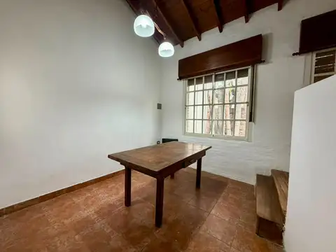 Casa 4 ambientes con 1 baño