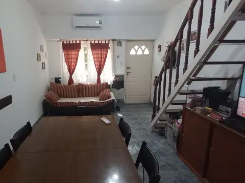 Depto Tipo Casa en Venta en Flores, USD 88.500