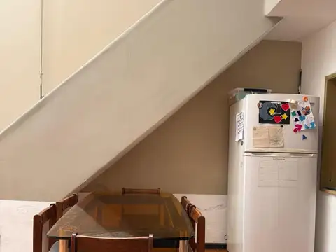 Depto Tipo Casa 4 ambientes con 2 baños