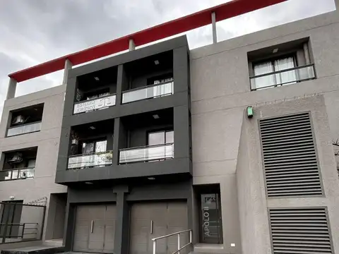 Cochera cubierta  en subsuelo en Banfield oeste