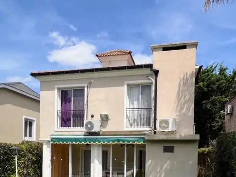 Casa 4 ambientes con 4 baños