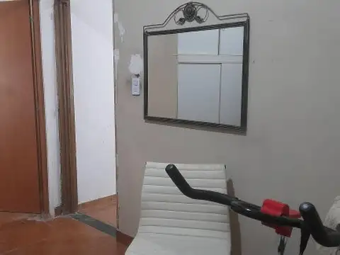 Casa 3 ambientes, local y cochera para 3 autos