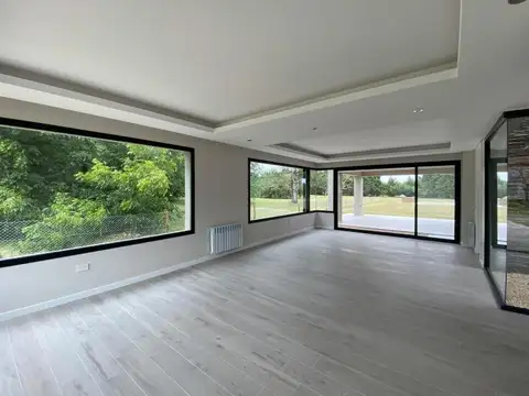 Casa 4 dormitorios en venta barrio cerrado Funes
