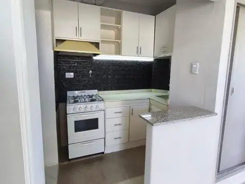 Depto Tipo Casa en Alquiler en Villa Ballester, $ 550.000